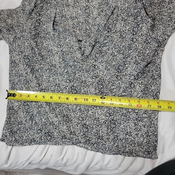 Chelsea 28 wrap navy graffiti floral blouse - Picture 6 of 11